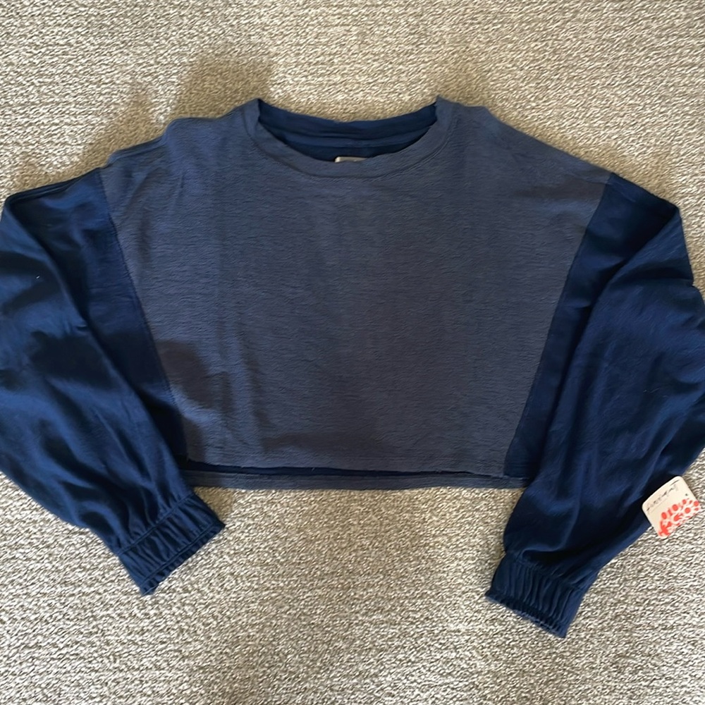 NWT FREE PEOPLE MOVEMENT Cropped Sweater